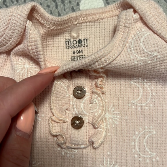 Rabbit Moon Organics footie - 6-9M - Picture 2 of 5